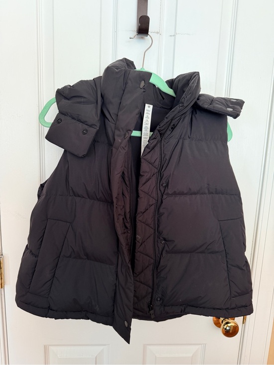 lululemon athletica Jackets & Blazers - Women’s Lululemon Black Wunder Puff Size 8